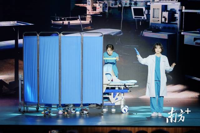 12月1日,广东省暨广州市2025年“世界艾滋病日”主题宣传活动在广州举行。 穗卫健宣供图 12月1日,广东省暨广州市2025年“世界艾滋病日”主题宣传活动在广州举行。 穗卫健宣供图